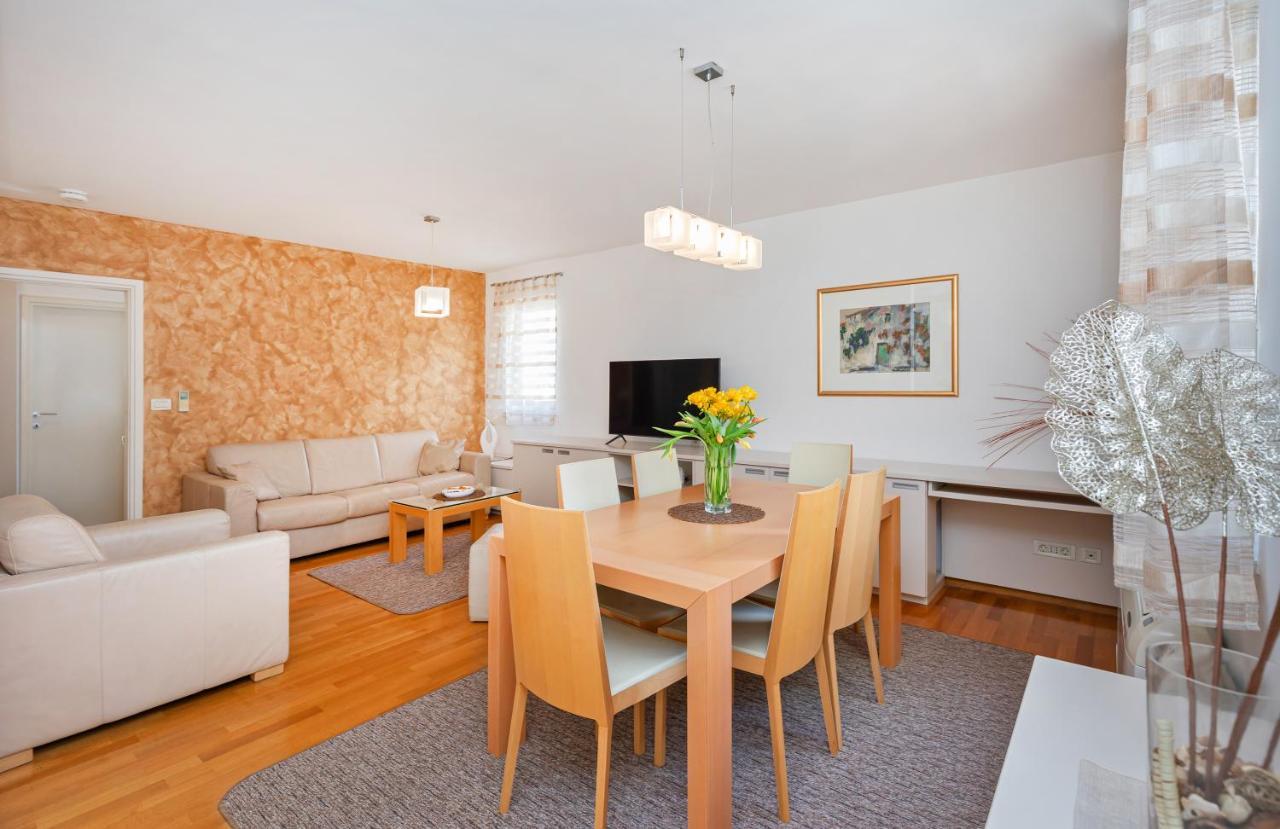 Comfortable Apartment Laura Lapad With Garage ドゥブロブニク エクステリア 写真